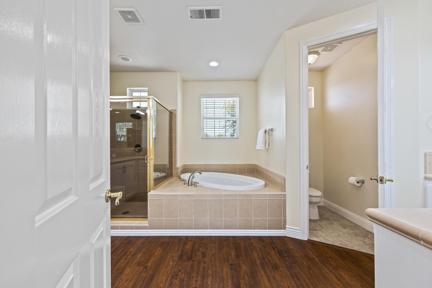 1876 N Jasmine, Clovis, CA 93619