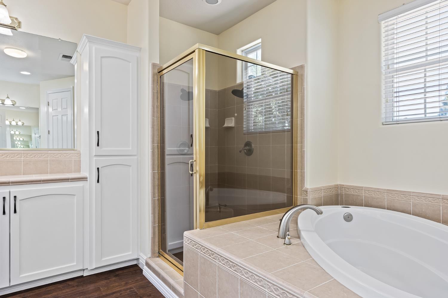 1876 N Jasmine, Clovis, CA 93619