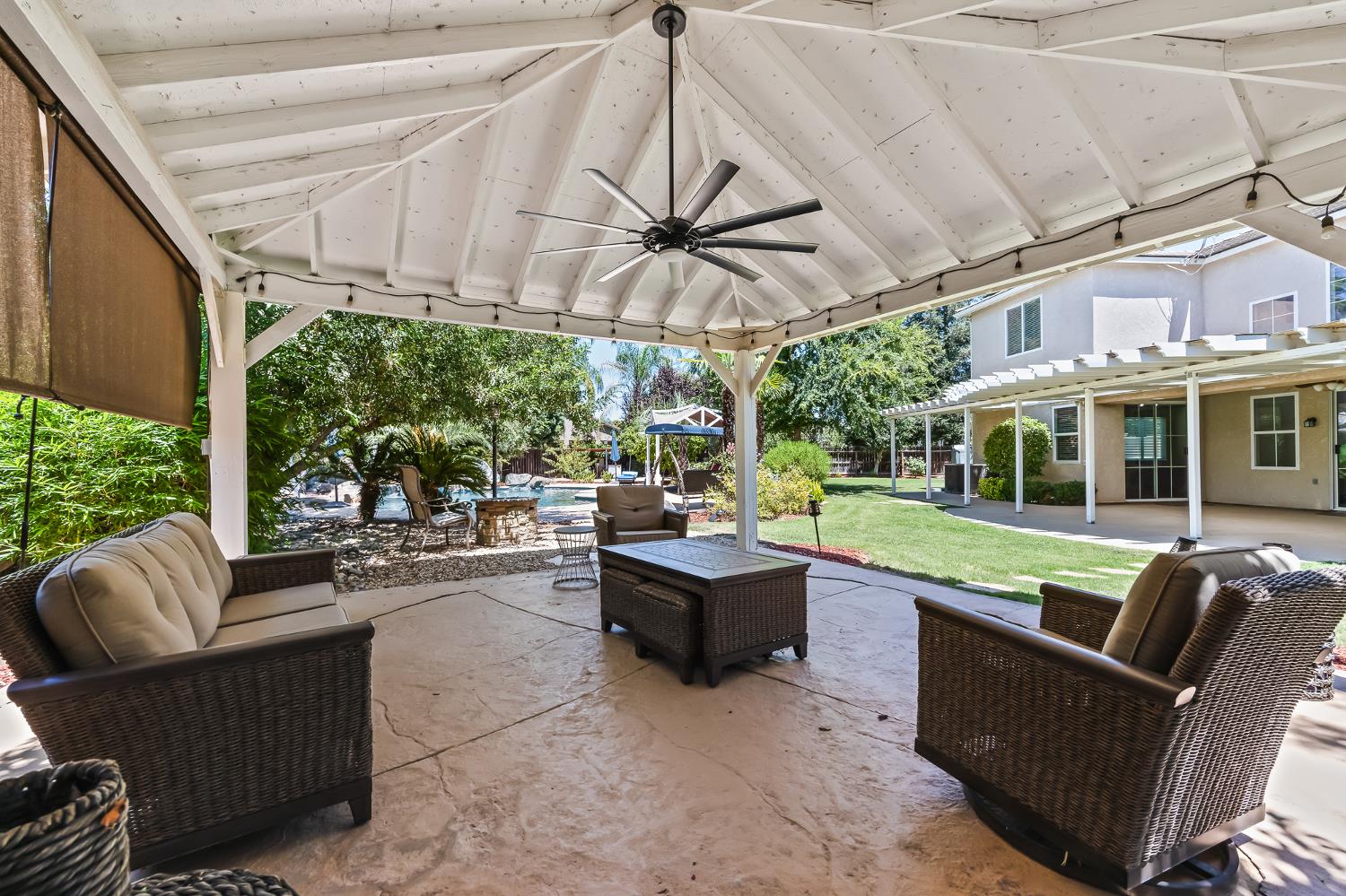 1876 N Jasmine, Clovis, CA 93619
