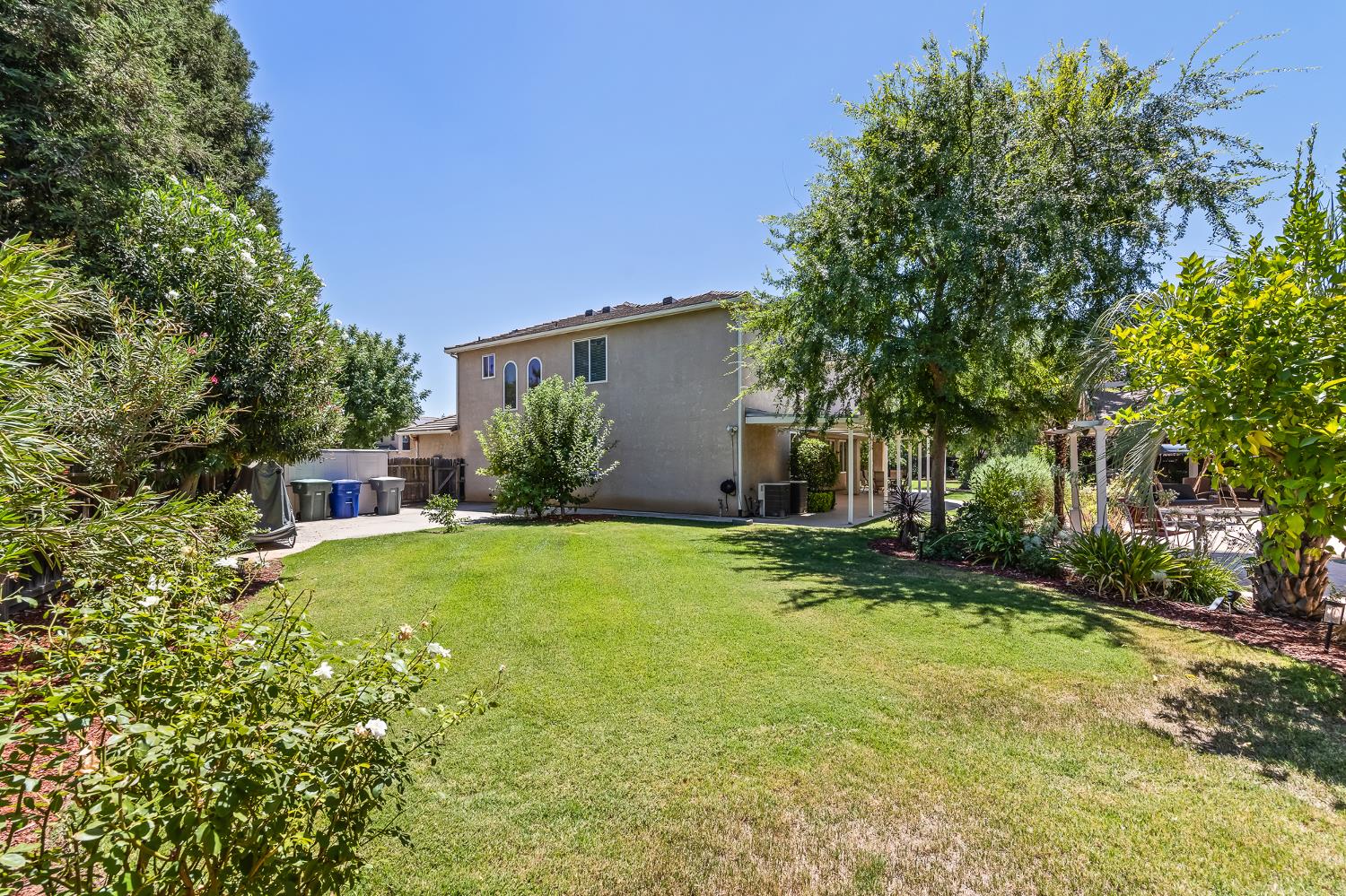 1876 N Jasmine, Clovis, CA 93619