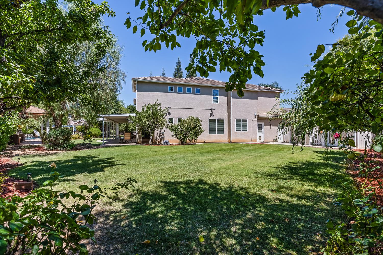 1876 N Jasmine, Clovis, CA 93619