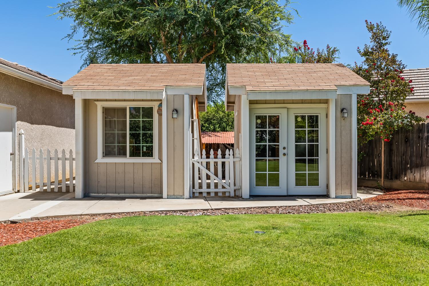 1876 N Jasmine, Clovis, CA 93619