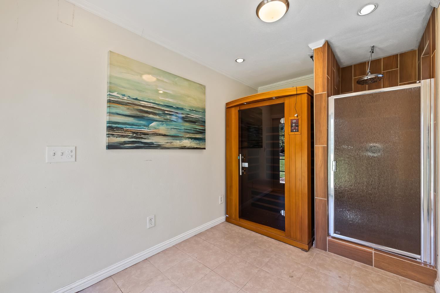 1876 N Jasmine, Clovis, CA 93619