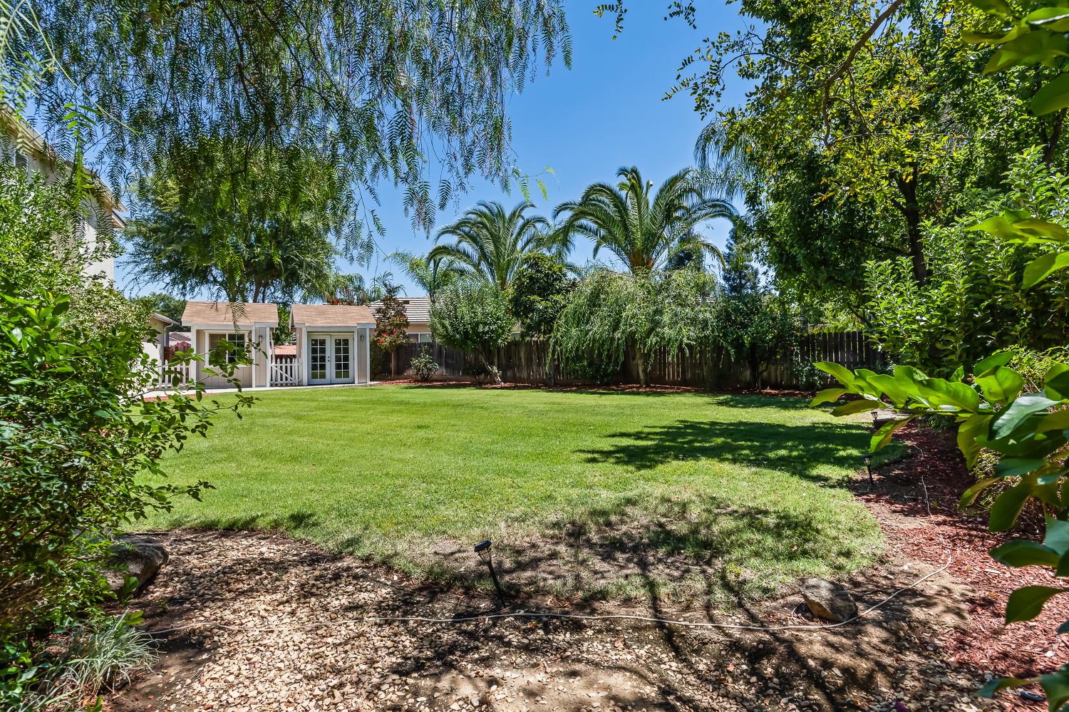 1876 N Jasmine, Clovis, CA 93619