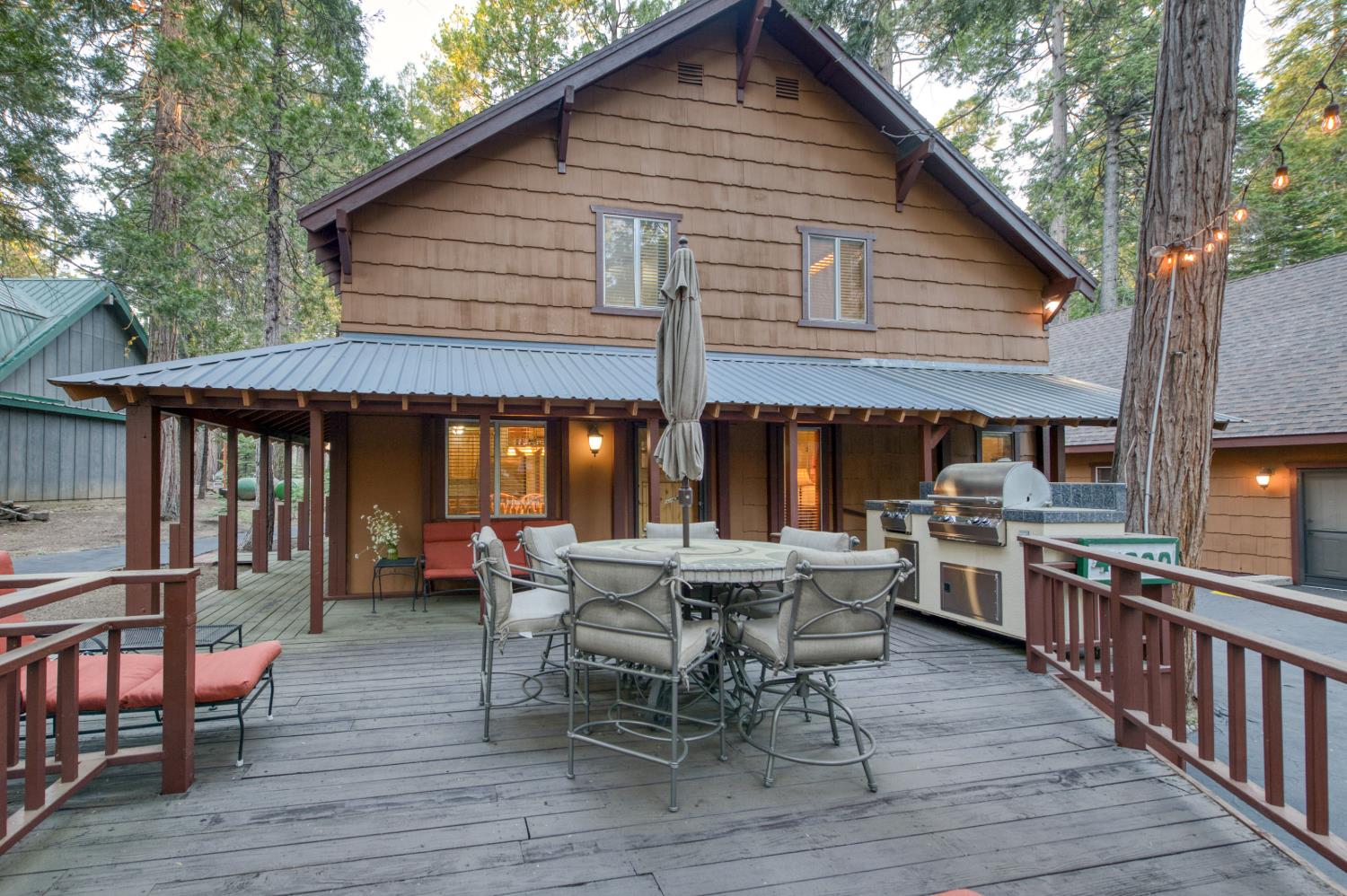41800 Dogwood Rd, Shaver Lake, CA 93664