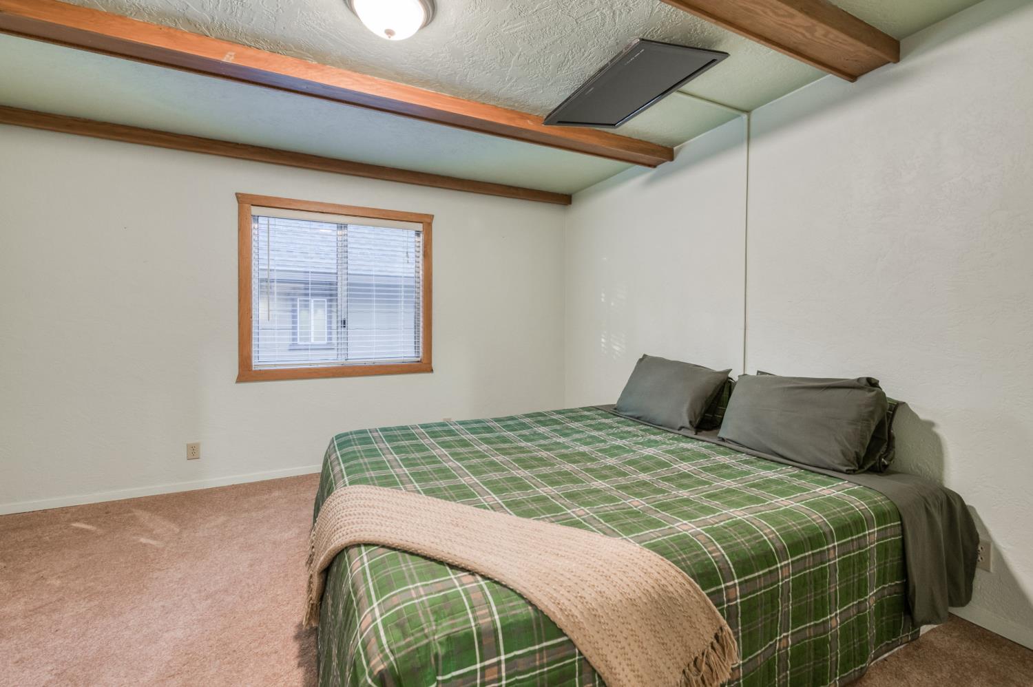 41800 Dogwood Rd, Shaver Lake, CA 93664