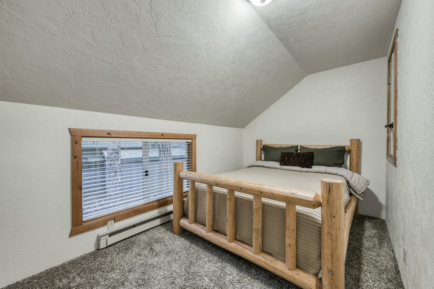 41800 Dogwood Rd, Shaver Lake, CA 93664