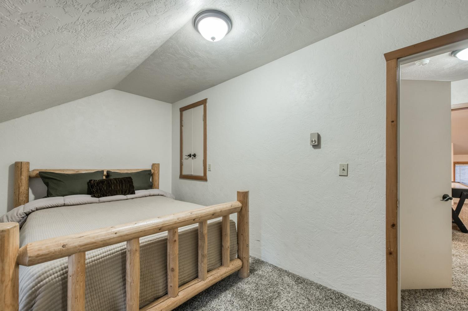 41800 Dogwood Rd, Shaver Lake, CA 93664