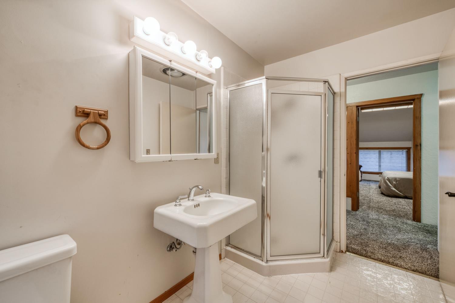 41800 Dogwood Rd, Shaver Lake, CA 93664