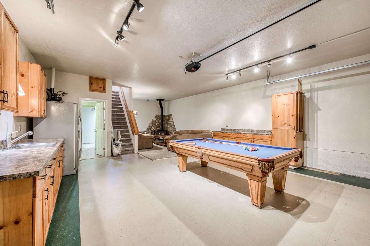 41800 Dogwood Rd, Shaver Lake, CA 93664