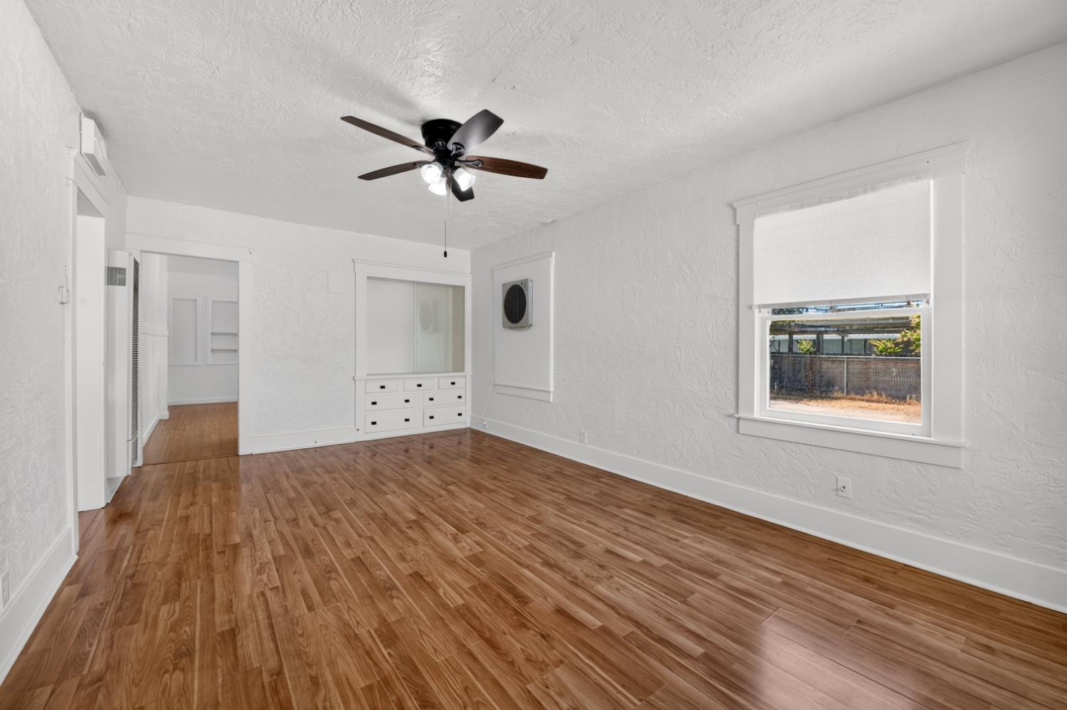 610 P St, Sanger, CA 93657