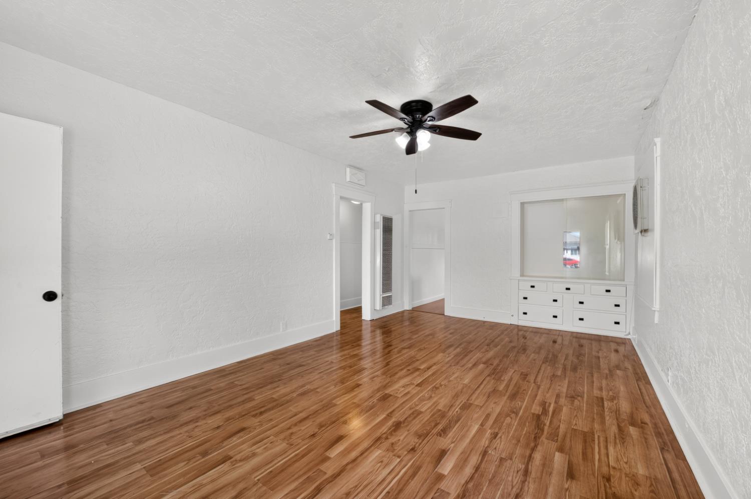 610 P St, Sanger, CA 93657