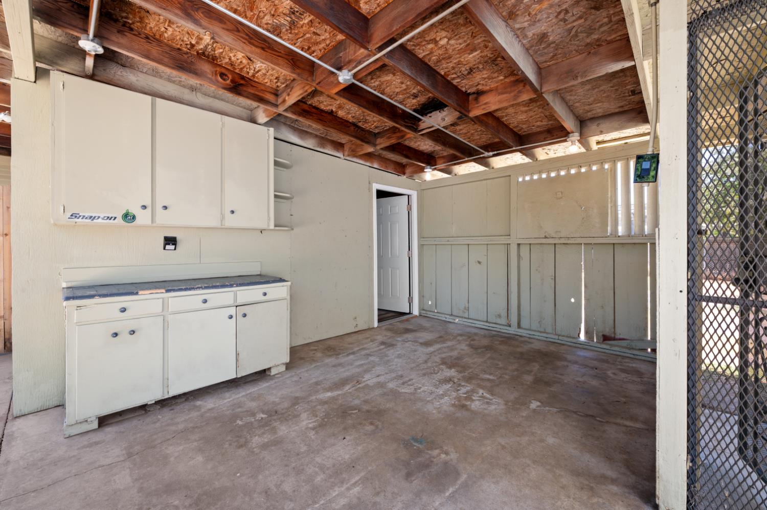 610 P St, Sanger, CA 93657