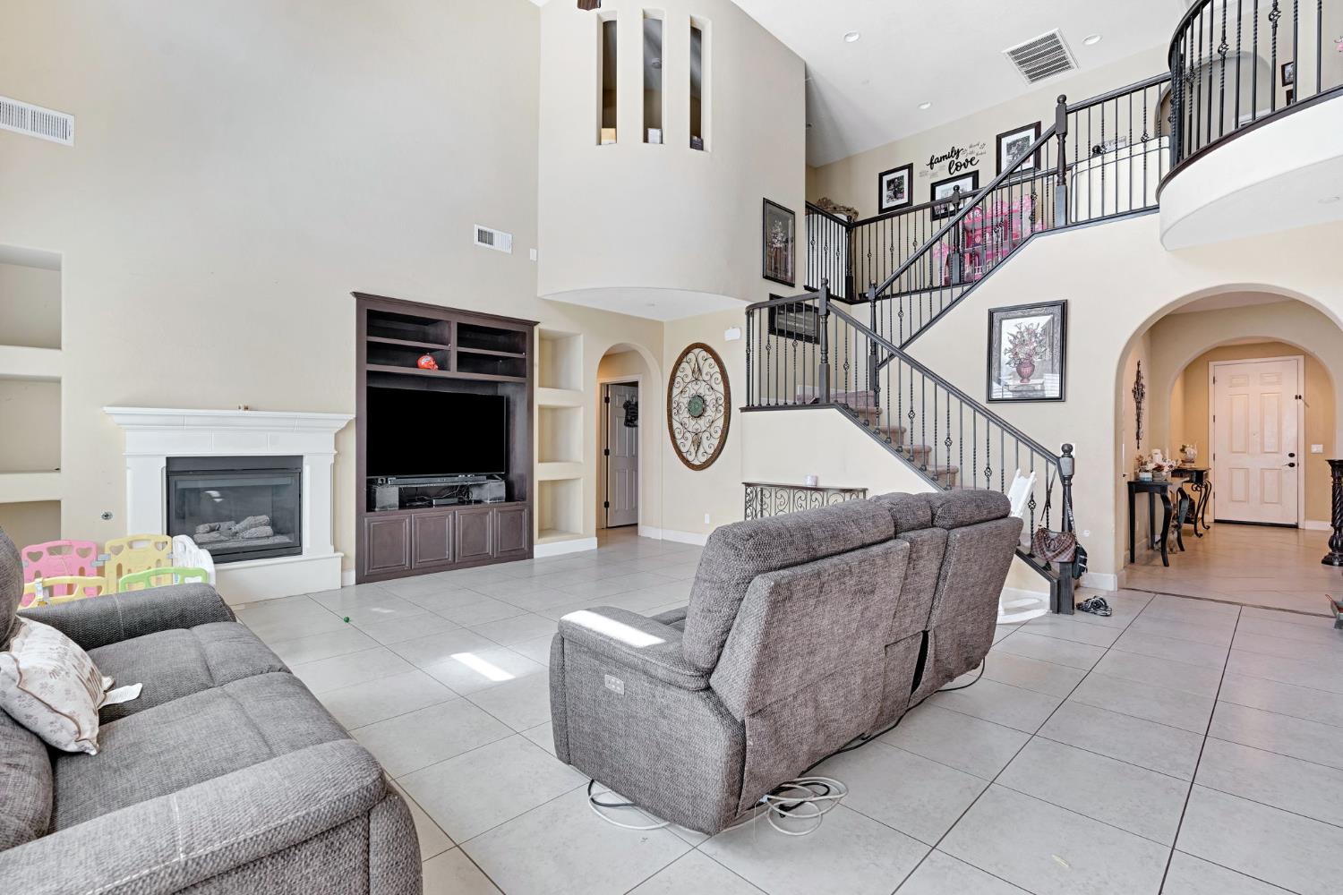 3450 N Jason Ave, Fresno, CA 93737