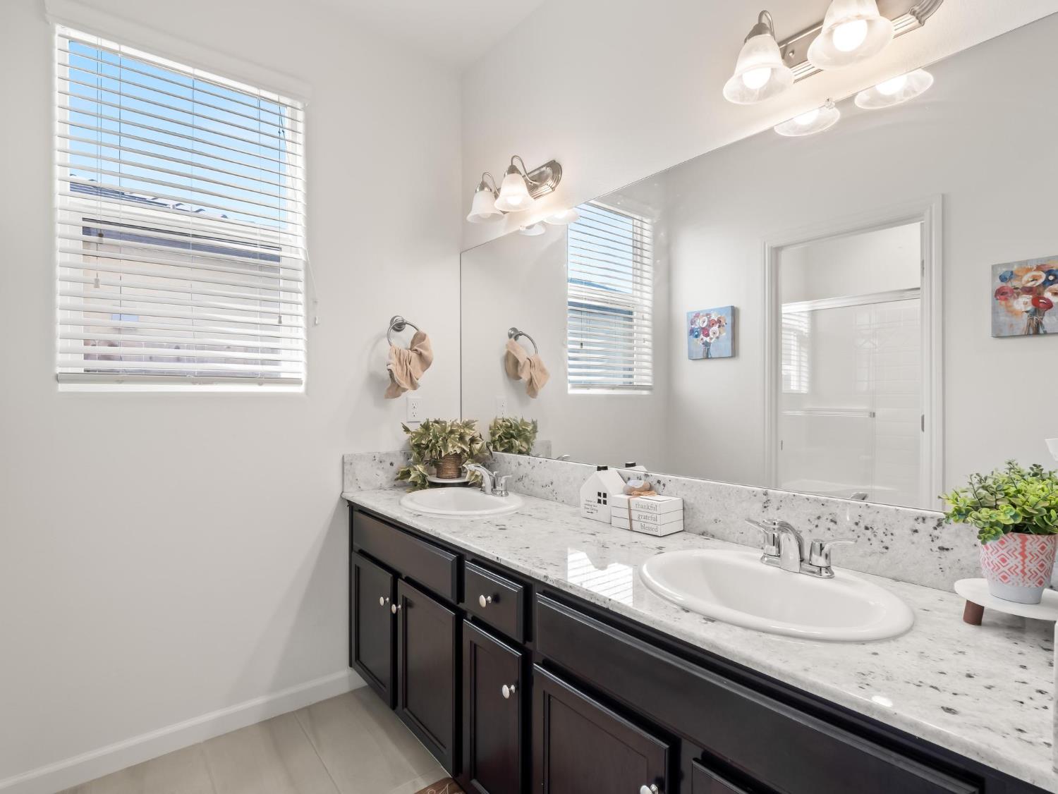 3047 Austin Ln, Clovis, CA 93619