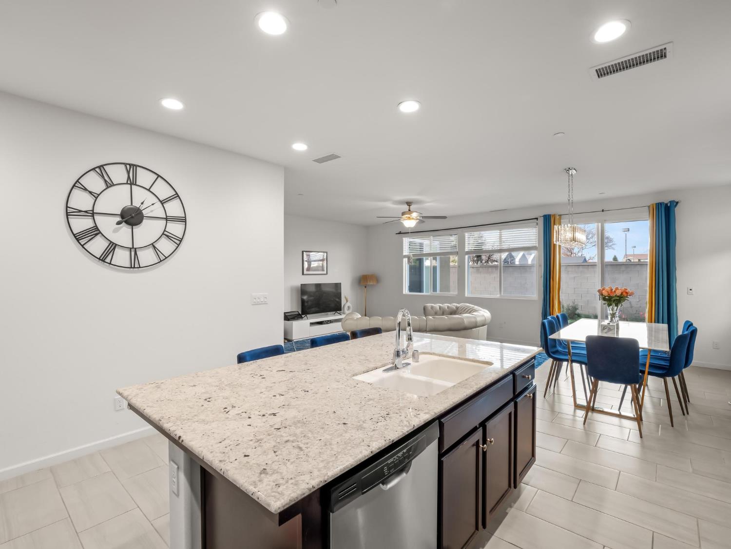 3047 Austin Ln, Clovis, CA 93619