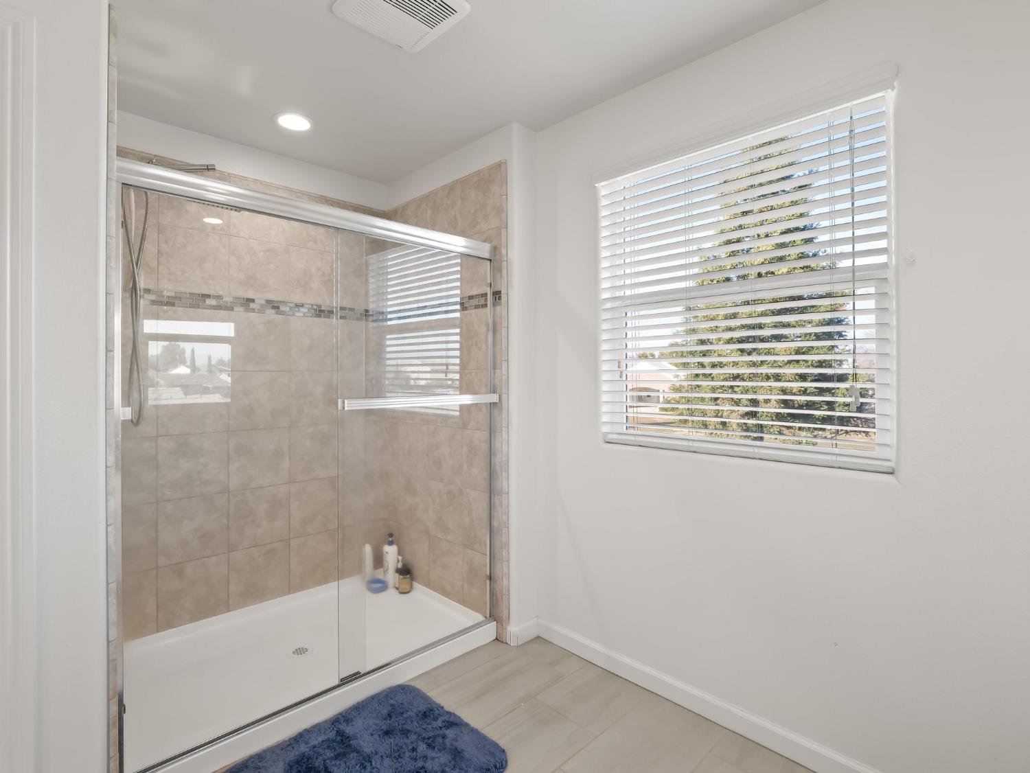 3047 Austin Ln, Clovis, CA 93619
