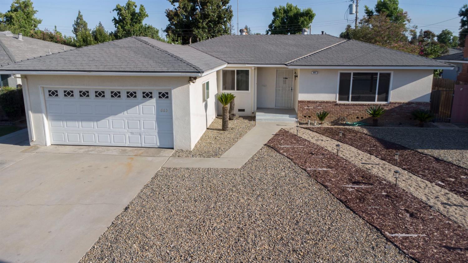 663 E Sample Ave, Fresno, CA 93710