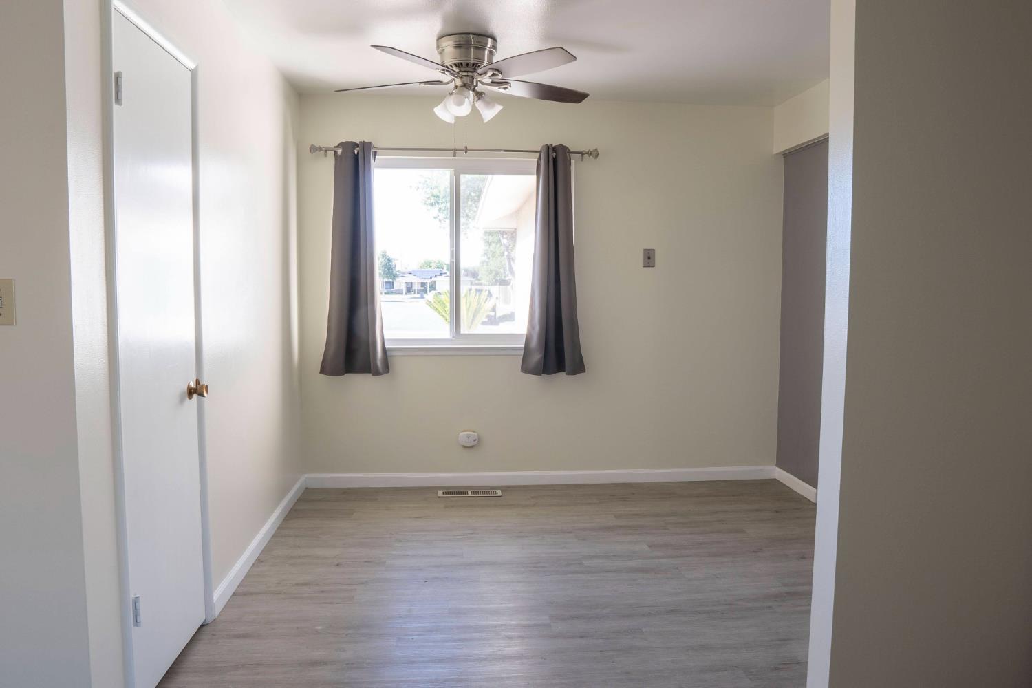 663 E Sample Ave, Fresno, CA 93710