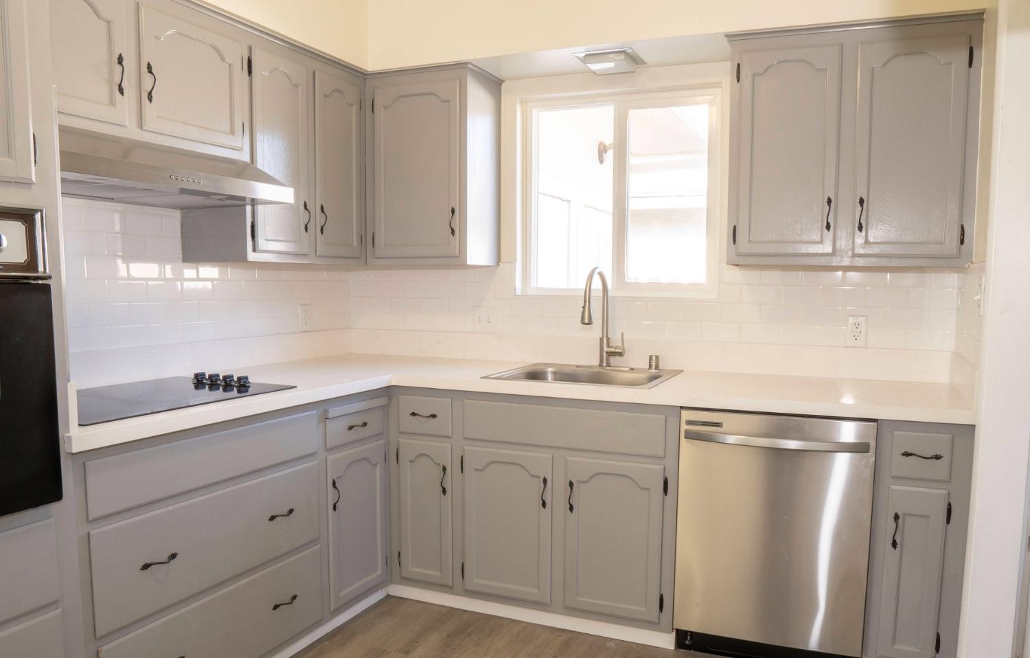 663 E Sample Ave, Fresno, CA 93710