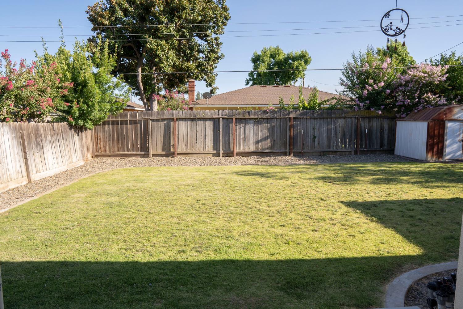 663 E Sample Ave, Fresno, CA 93710