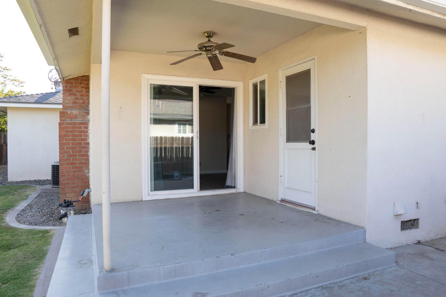 663 E Sample Ave, Fresno, CA 93710