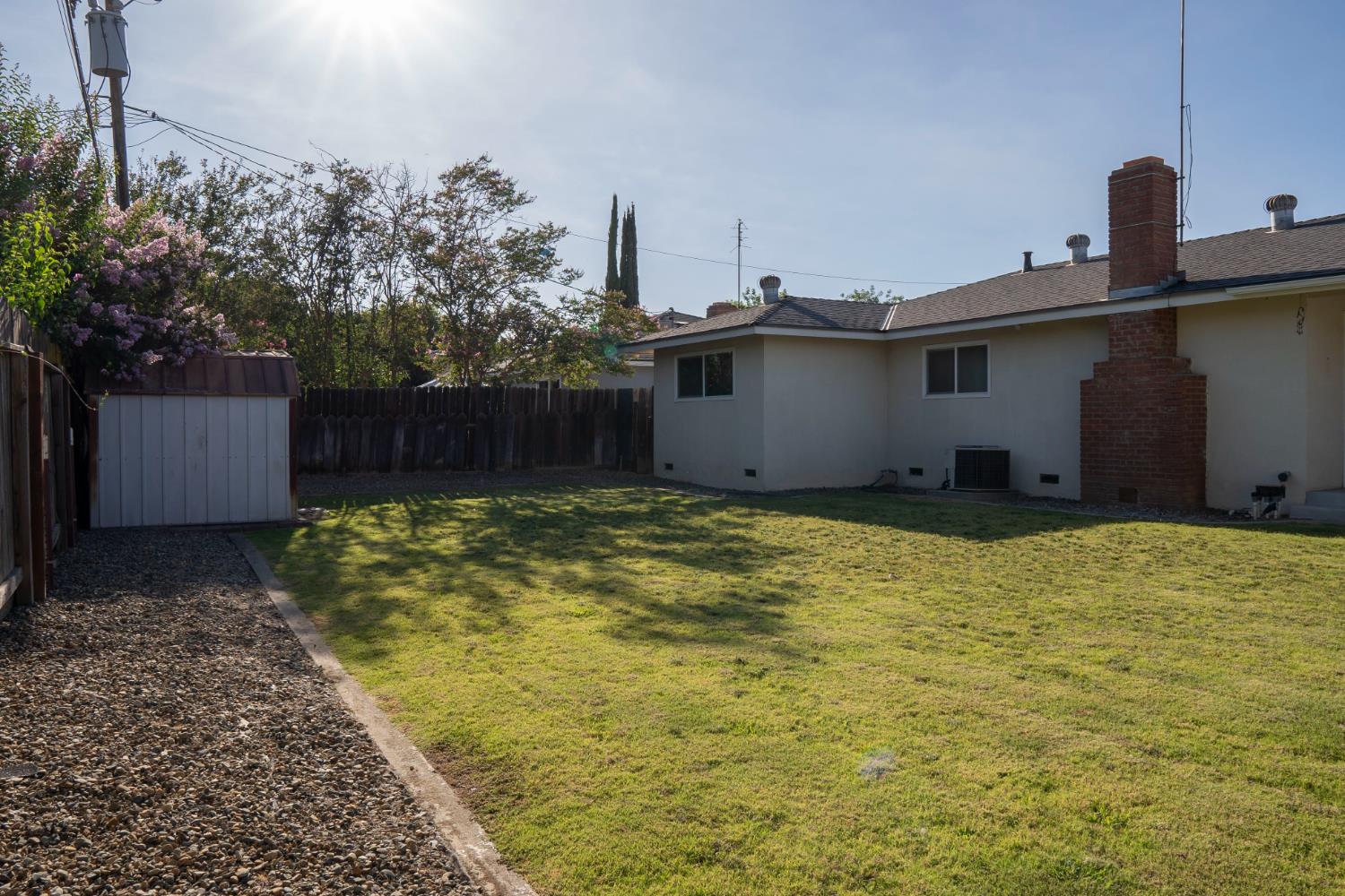663 E Sample Ave, Fresno, CA 93710