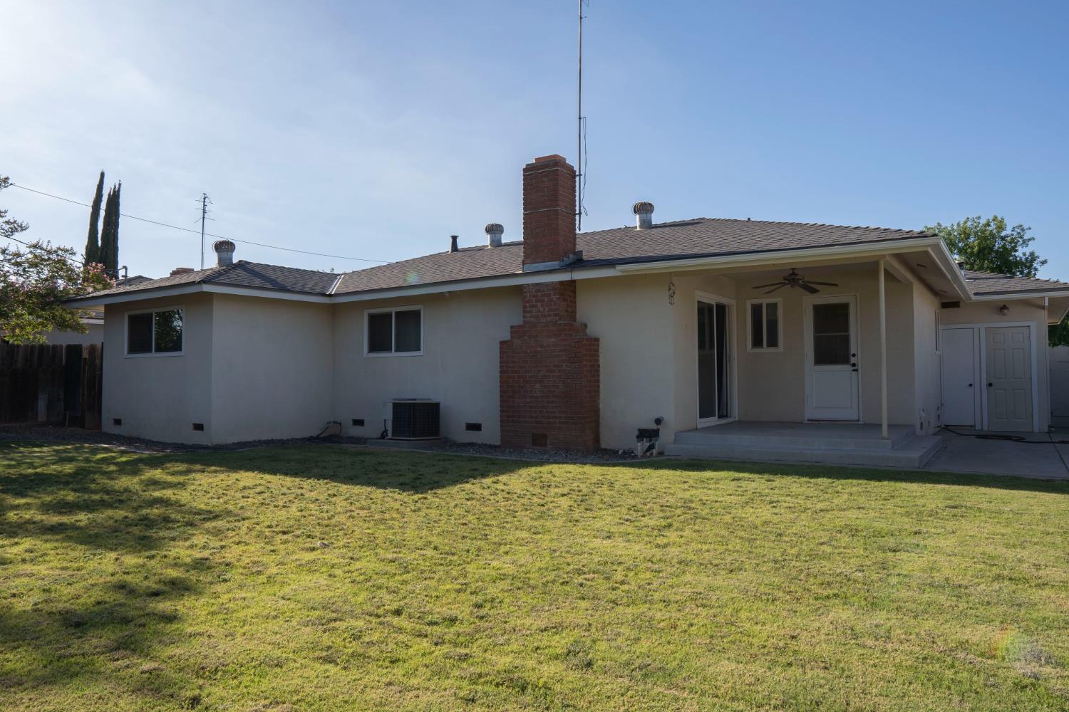 663 E Sample Ave, Fresno, CA 93710