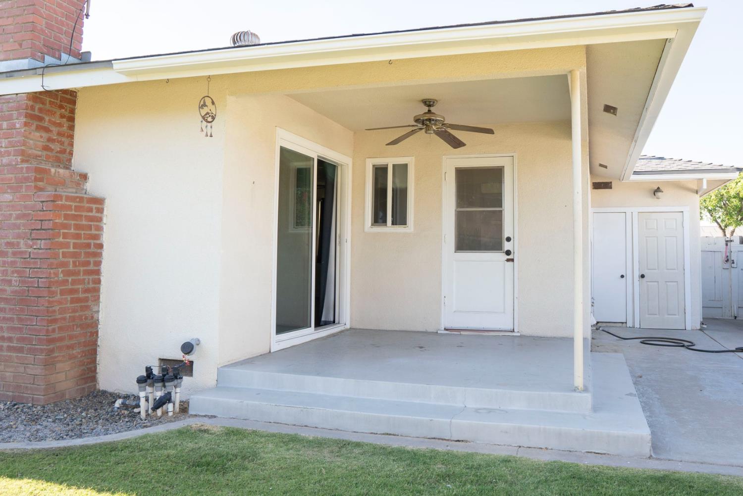 663 E Sample Ave, Fresno, CA 93710