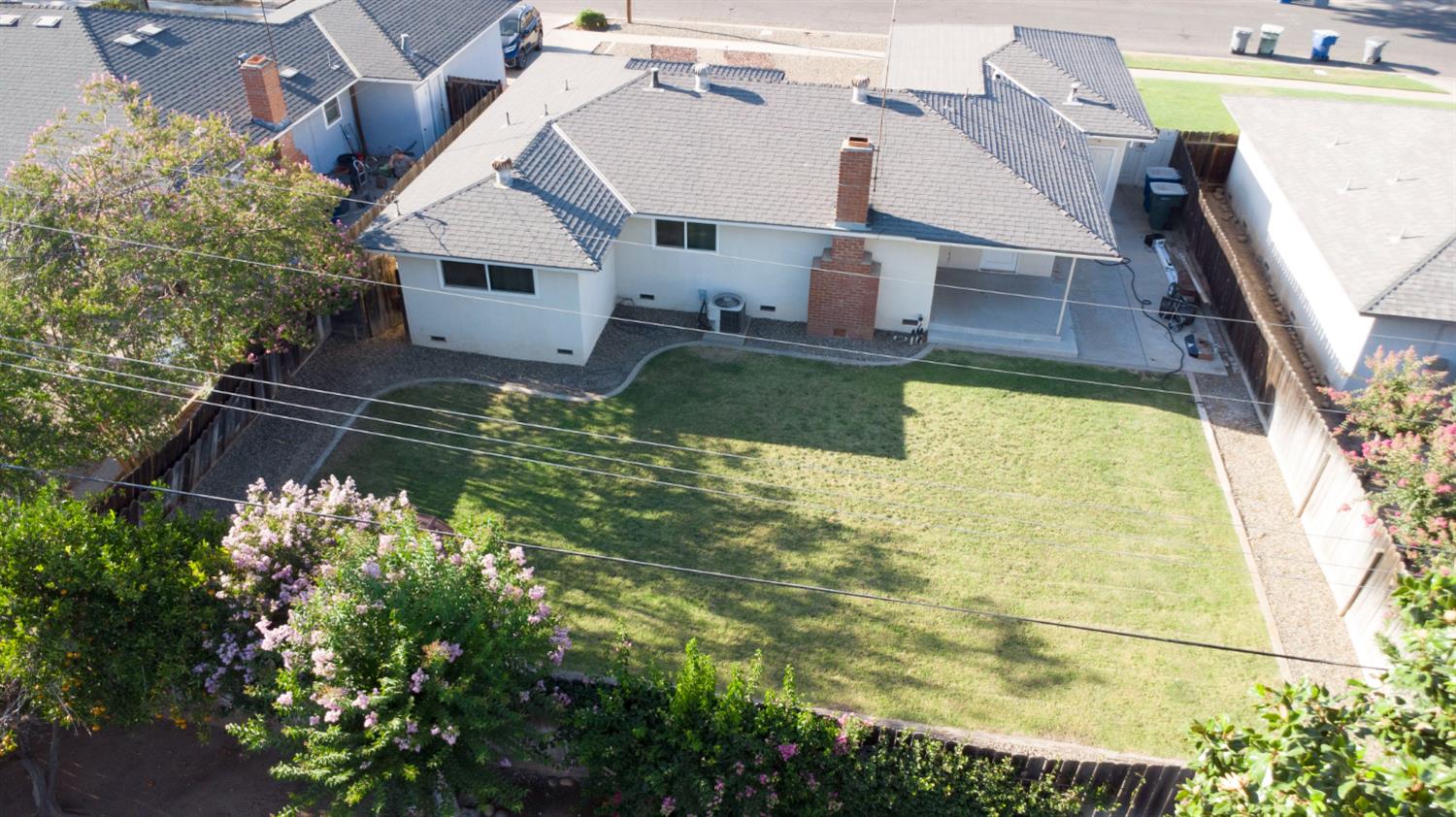 663 E Sample Ave, Fresno, CA 93710