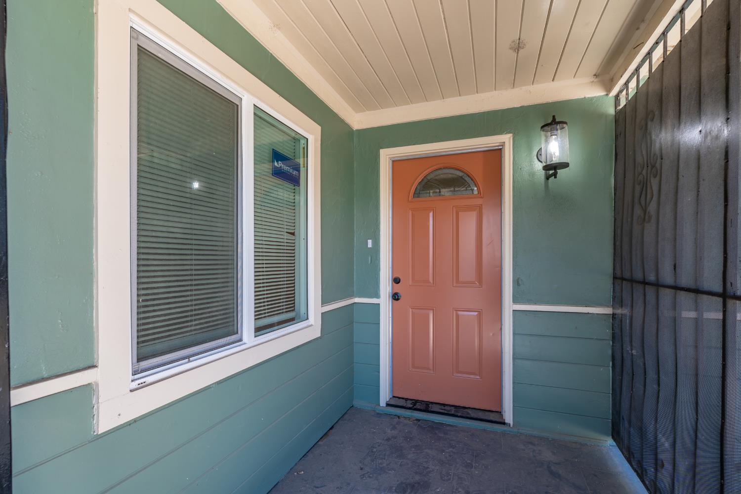 2452 S Holloway Ave, Fresno, CA 93725