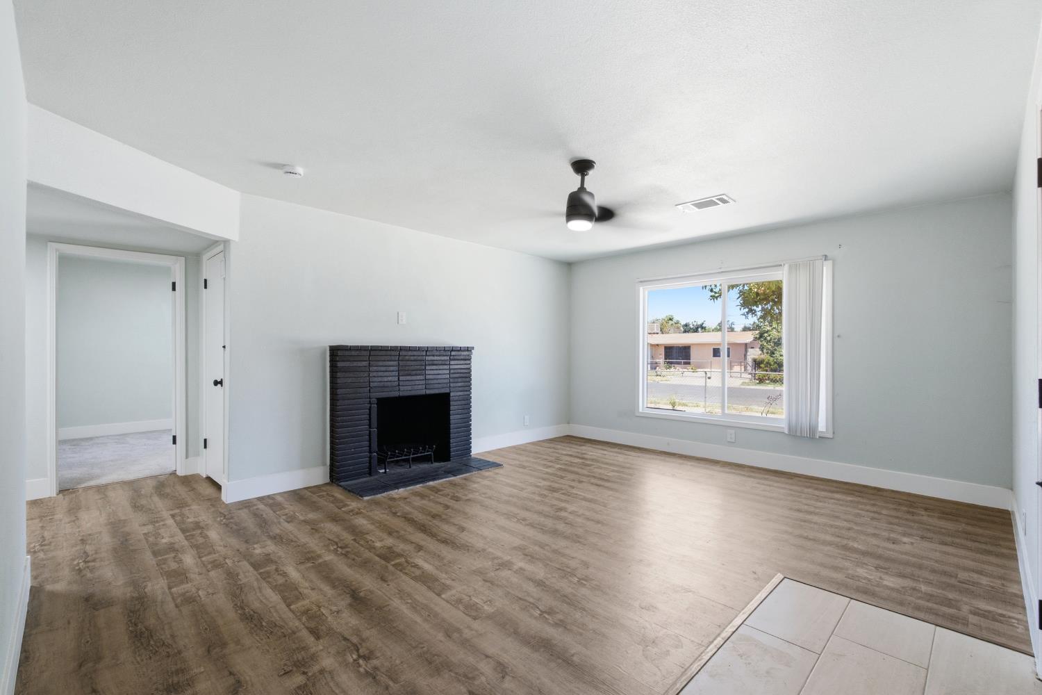 2452 S Holloway Ave, Fresno, CA 93725