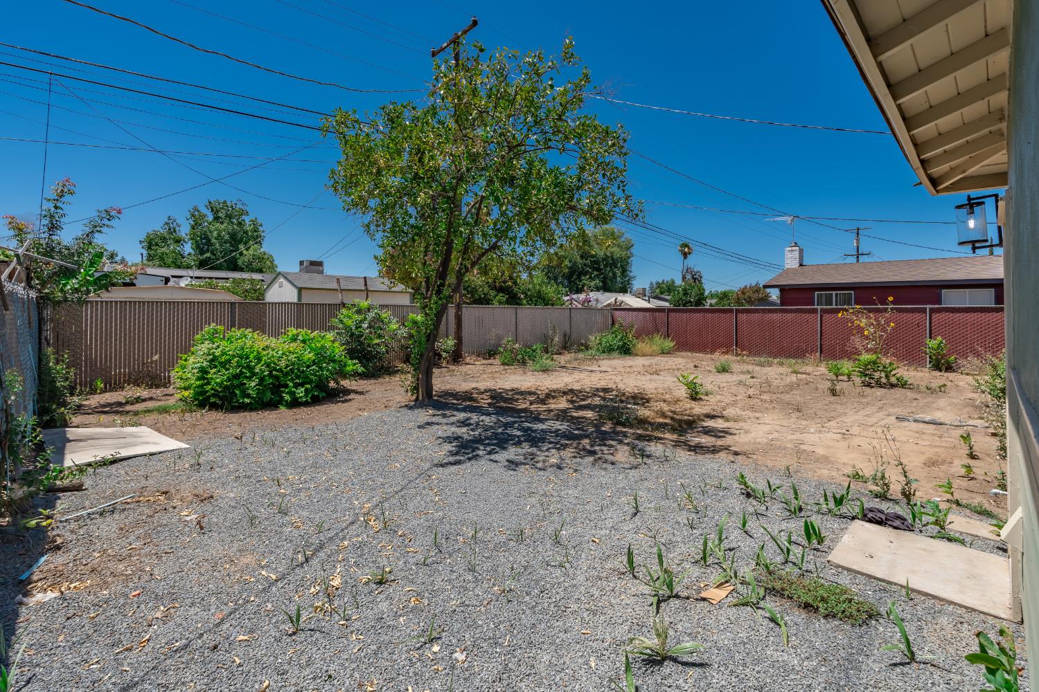 2452 S Holloway Ave, Fresno, CA 93725