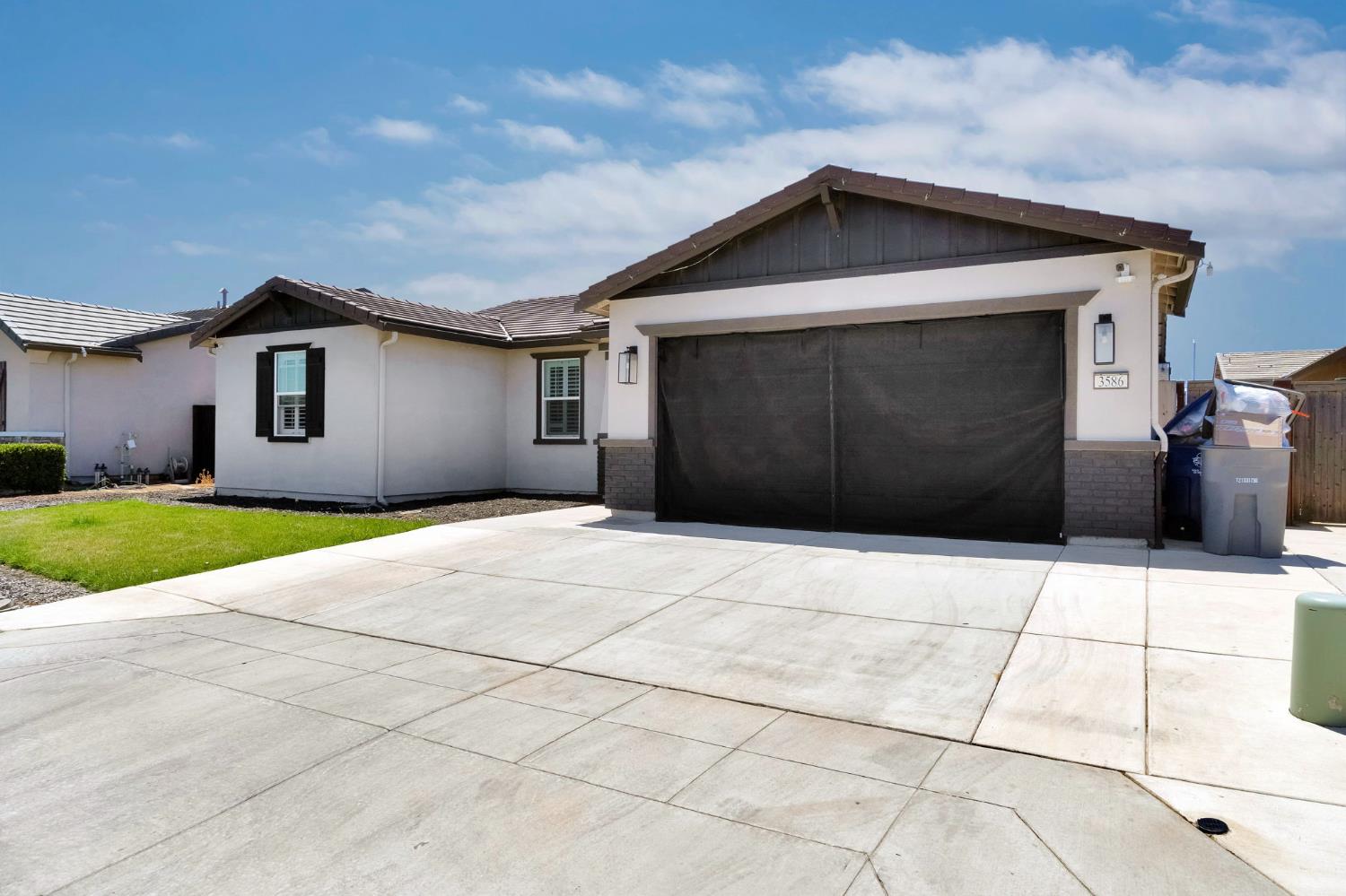 3586 White Sands Dr, Madera, CA 93637