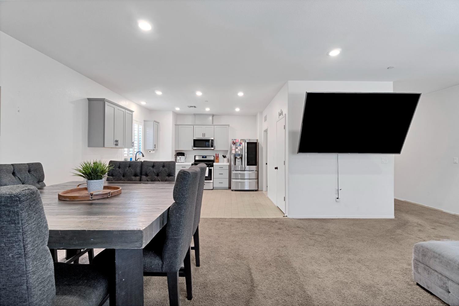 3586 White Sands Dr, Madera, CA 93637