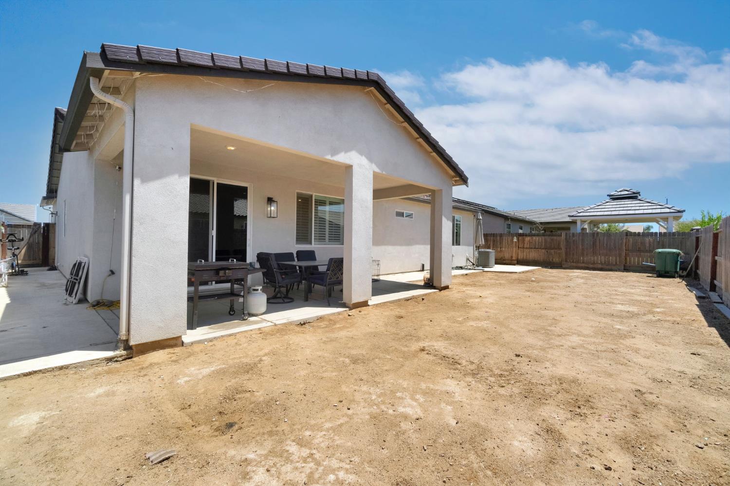 3586 White Sands Dr, Madera, CA 93637