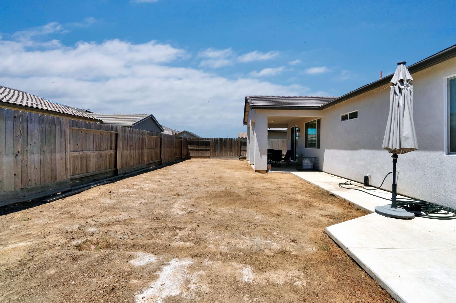 3586 White Sands Dr, Madera, CA 93637