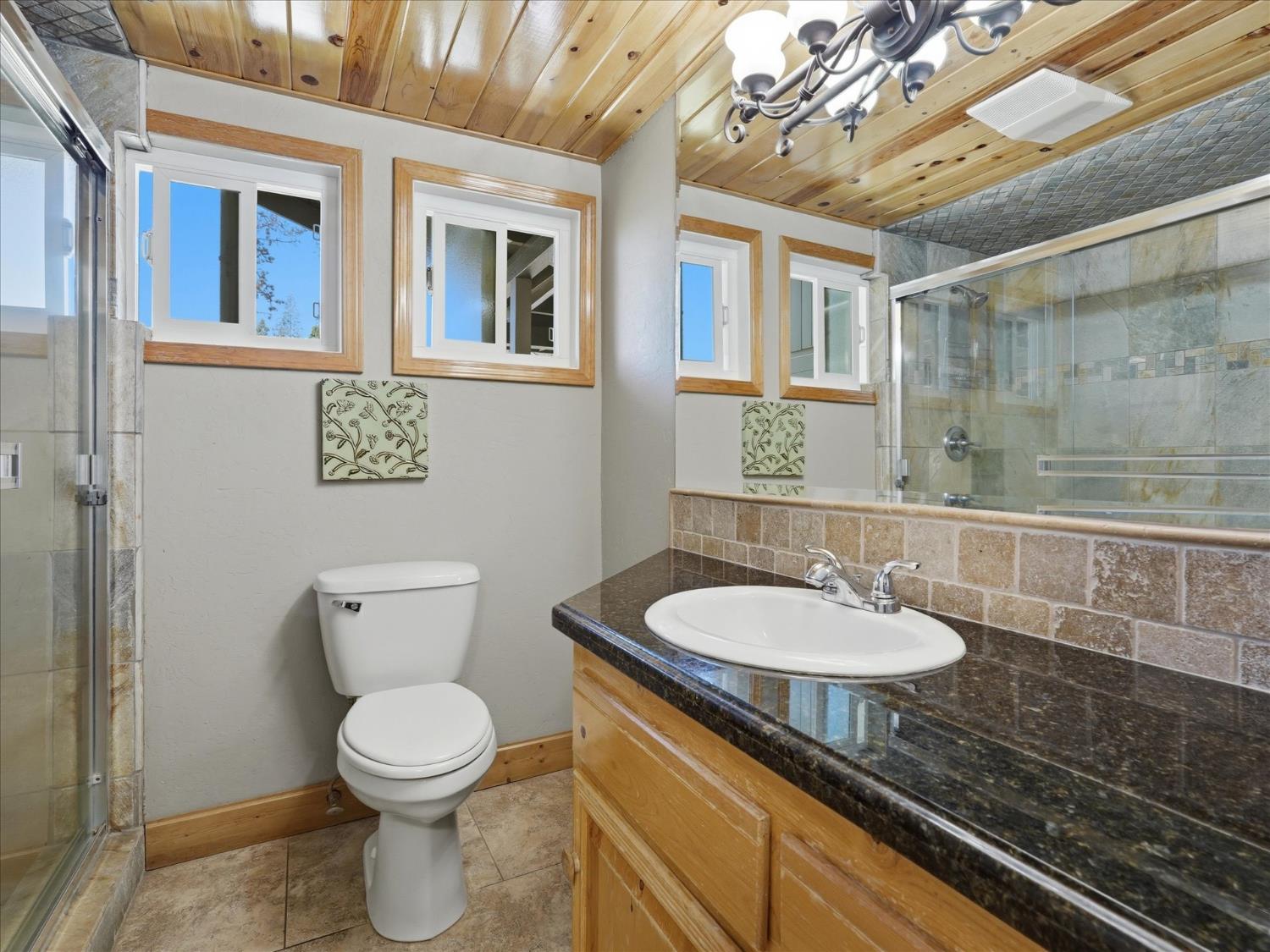 39570 Saunders, Bass Lake, CA 93604
