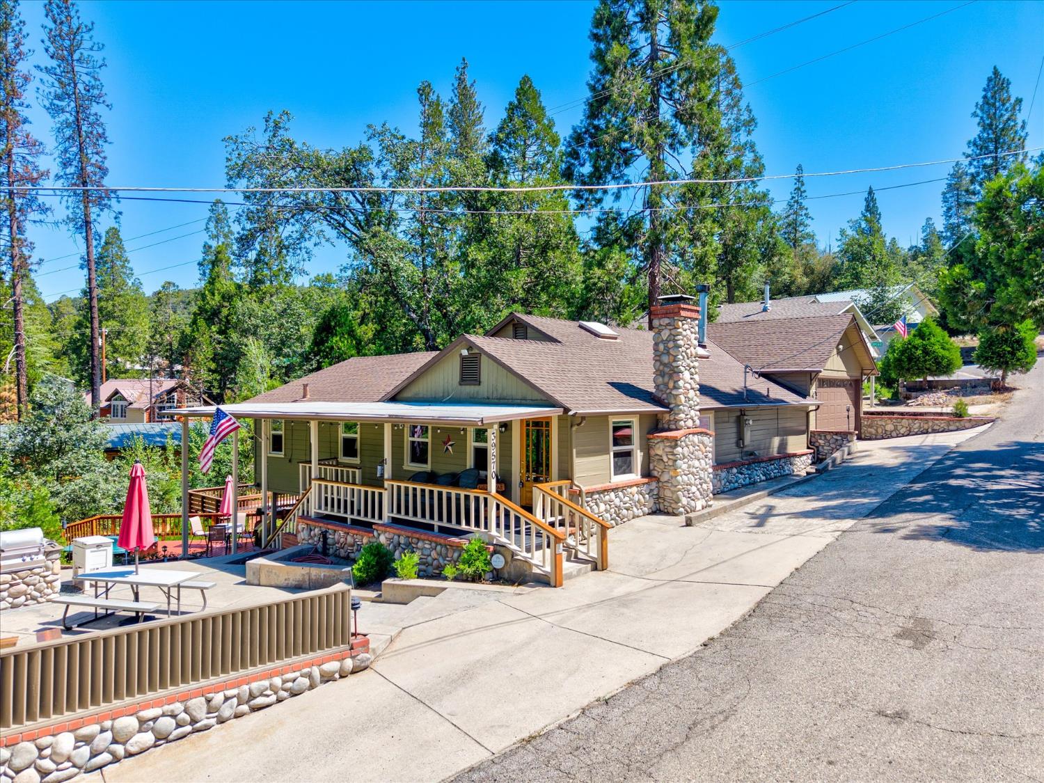39570 Saunders, Bass Lake, CA 93604