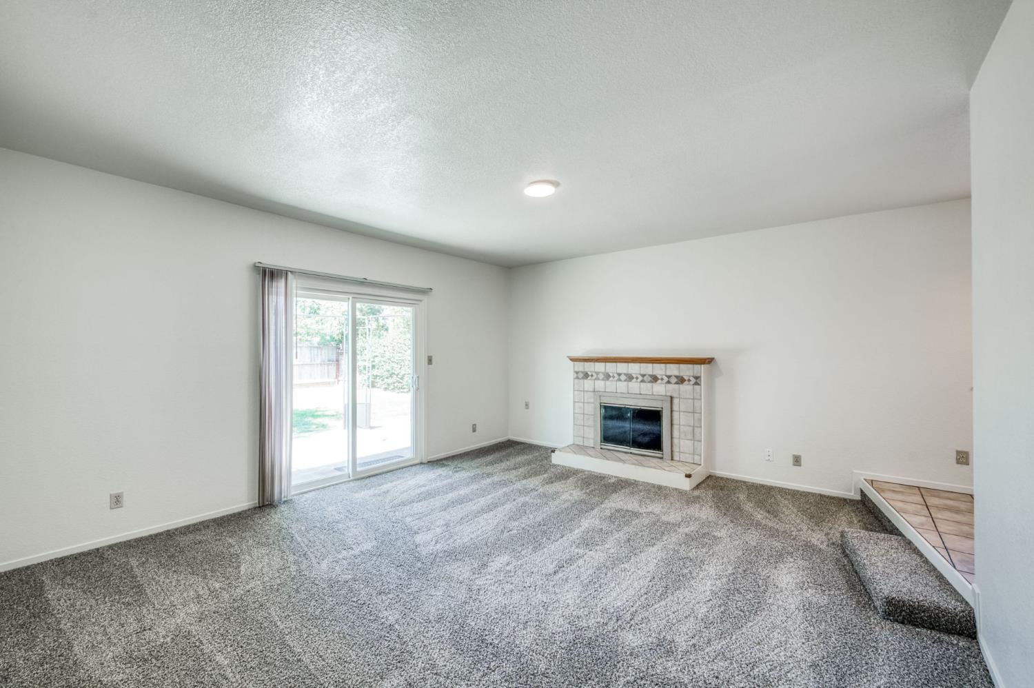 619 W Indianapolis Ave, Clovis, CA 93612