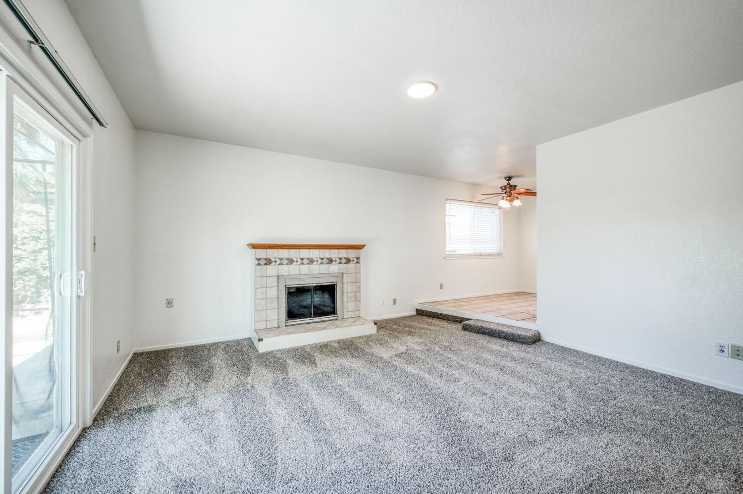 619 W Indianapolis Ave, Clovis, CA 93612