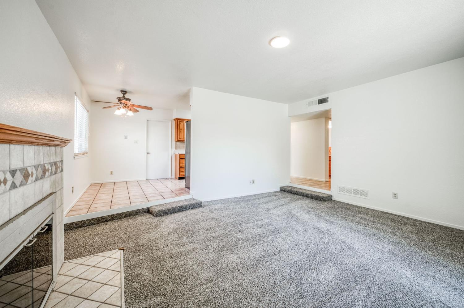 619 W Indianapolis Ave, Clovis, CA 93612