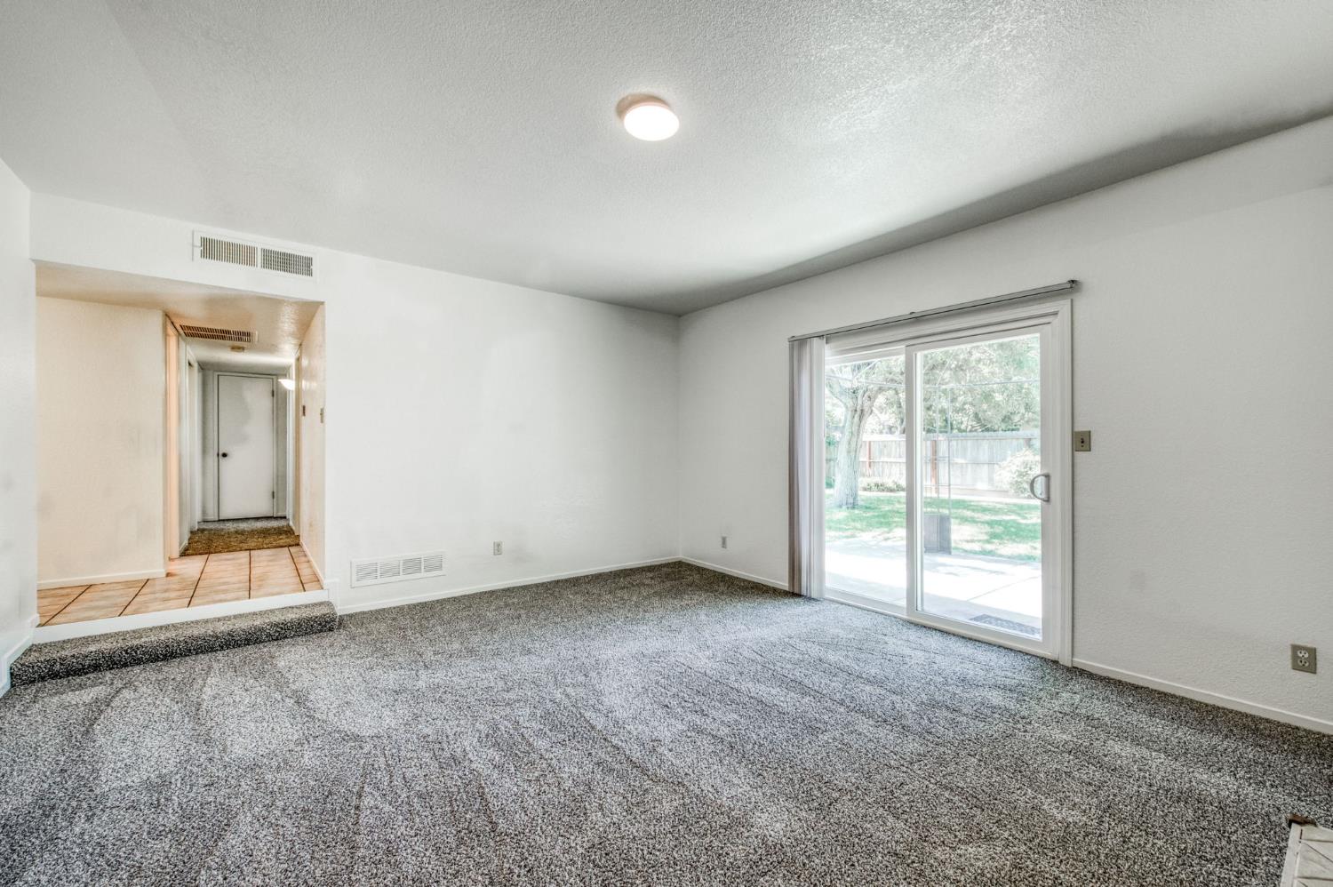 619 W Indianapolis Ave, Clovis, CA 93612