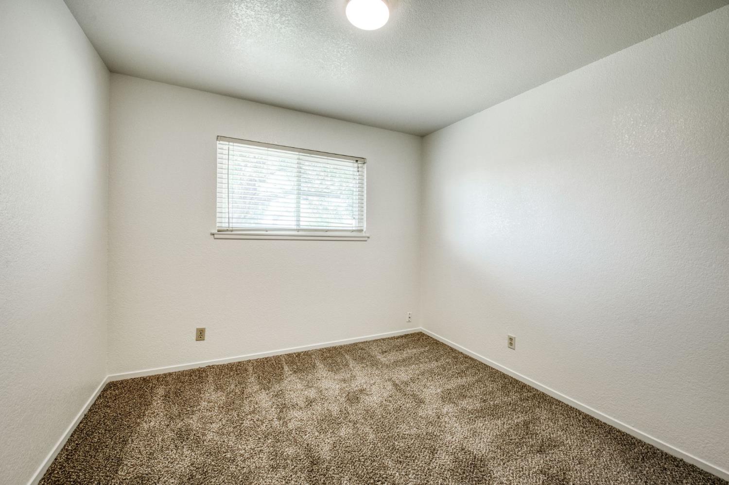 619 W Indianapolis Ave, Clovis, CA 93612
