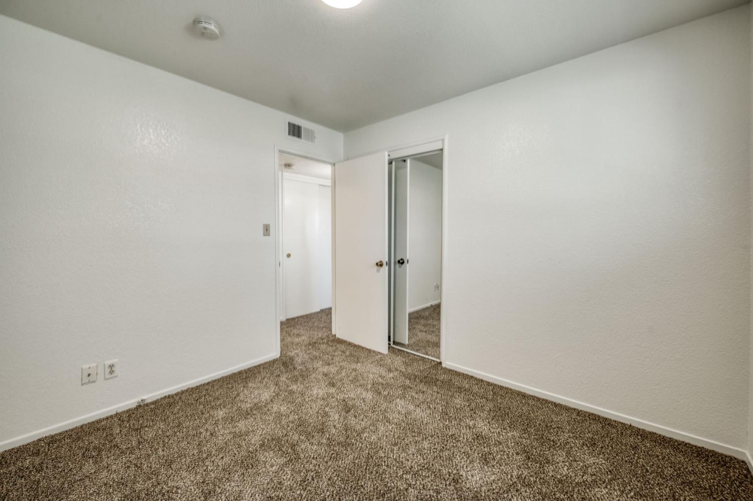 619 W Indianapolis Ave, Clovis, CA 93612