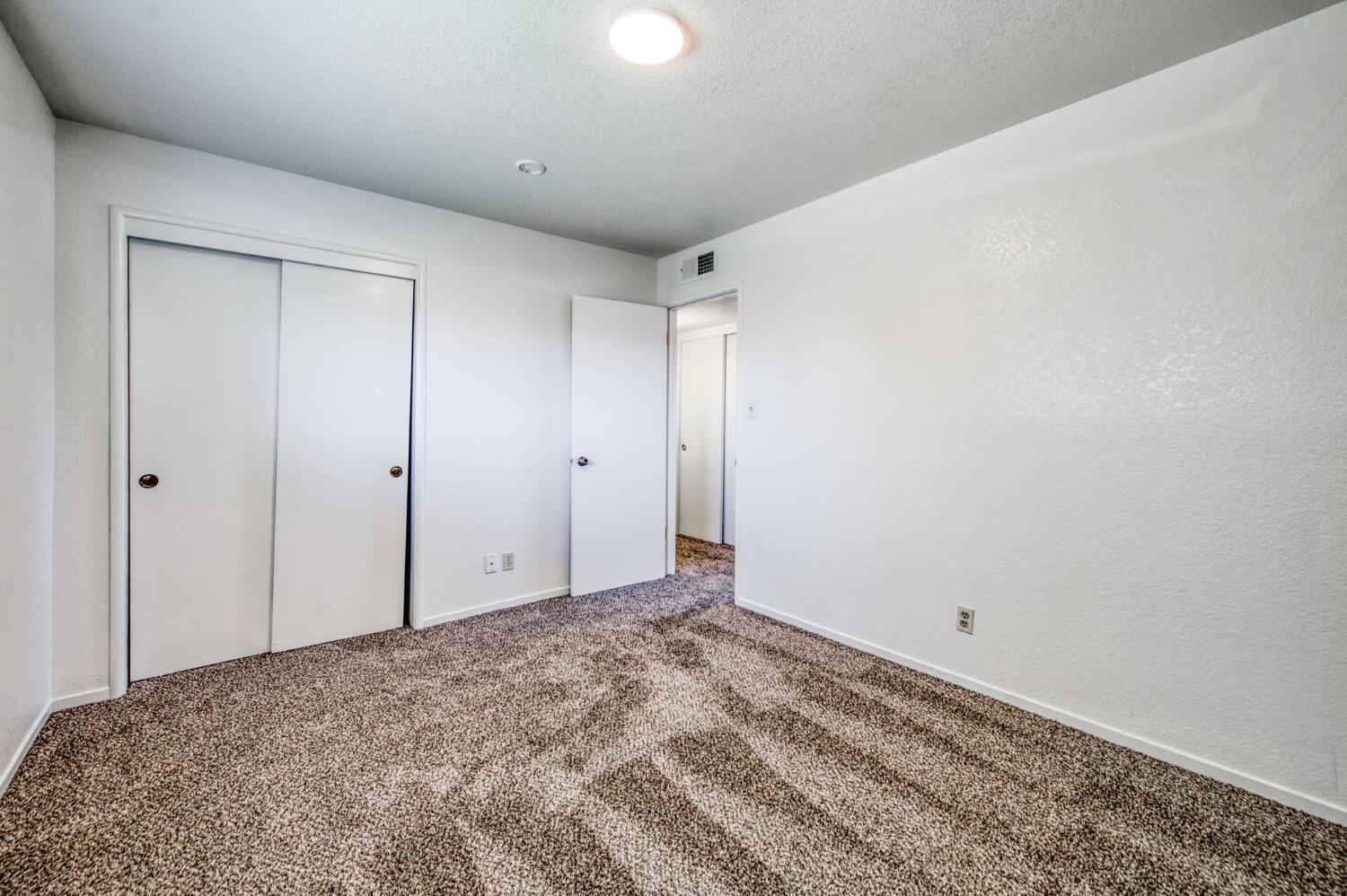 619 W Indianapolis Ave, Clovis, CA 93612