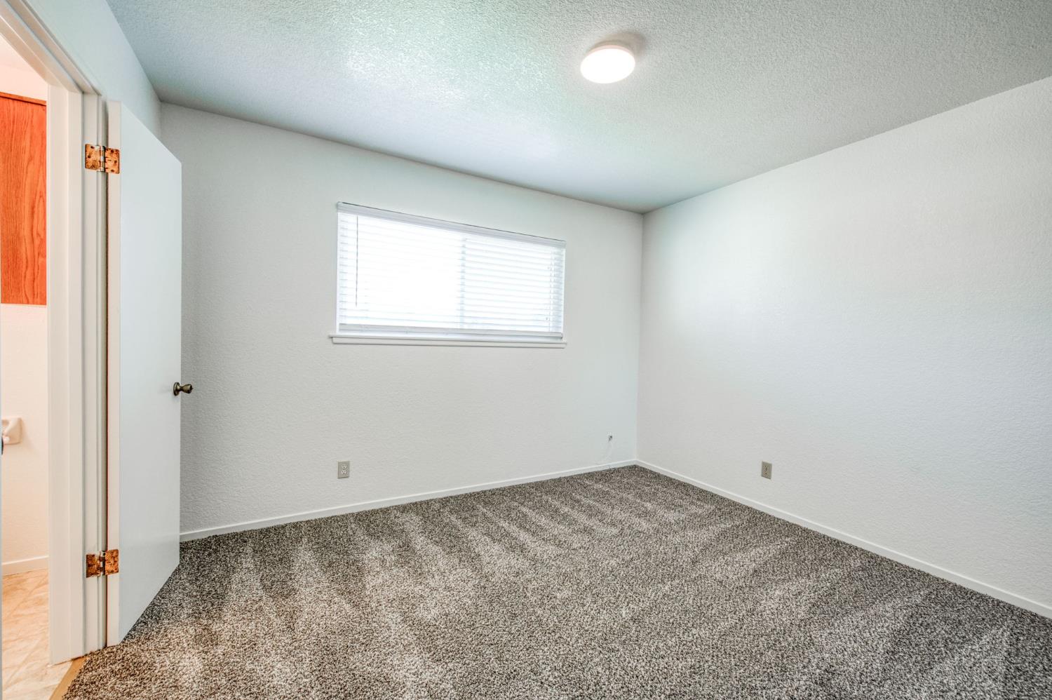 619 W Indianapolis Ave, Clovis, CA 93612
