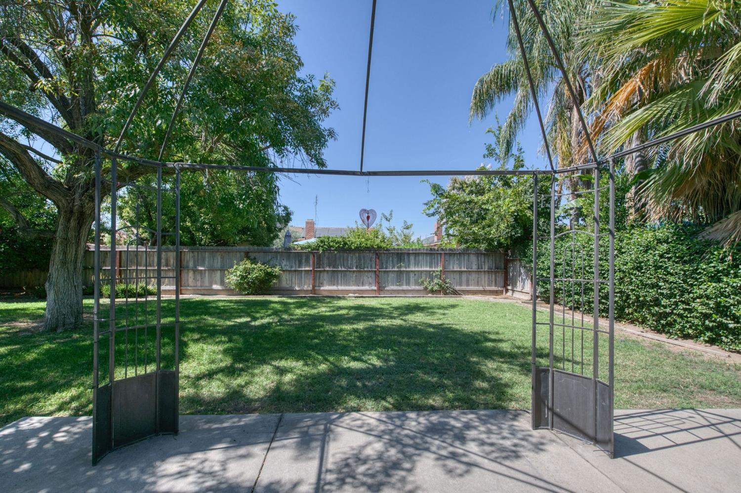 619 W Indianapolis Ave, Clovis, CA 93612