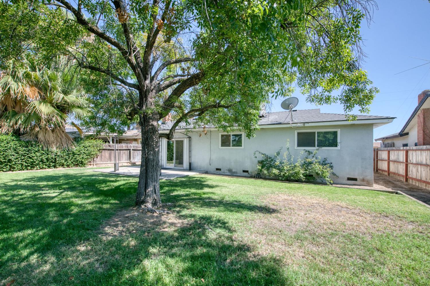 619 W Indianapolis Ave, Clovis, CA 93612