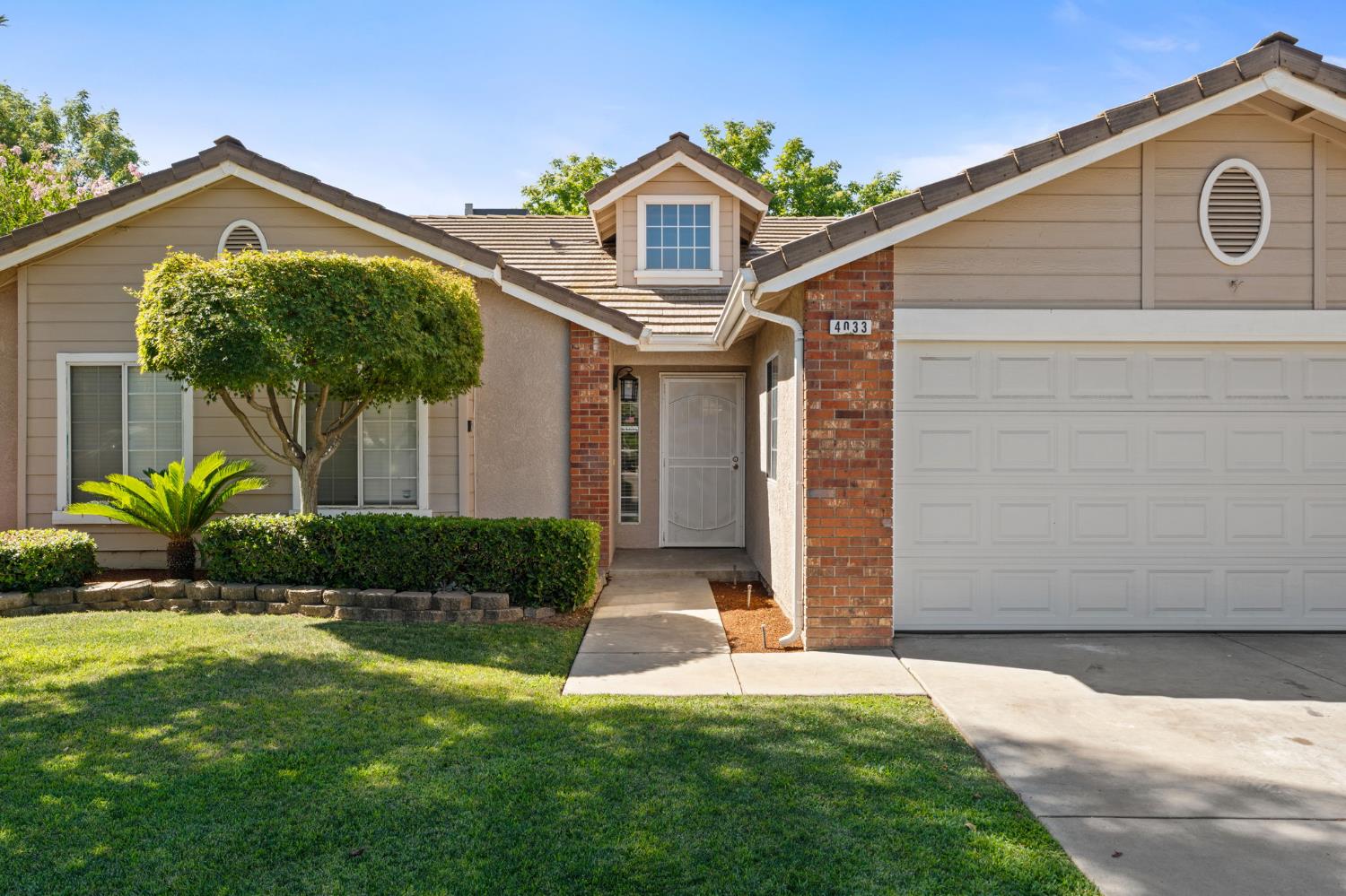 4033 W Providence Ave, Fresno, CA 93722